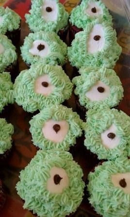 monster eye cupcakes